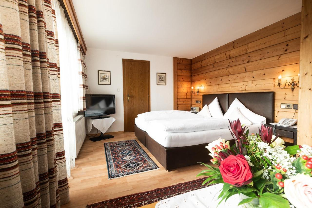 Helga Hotel 3*