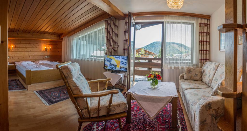 Helga Hotel